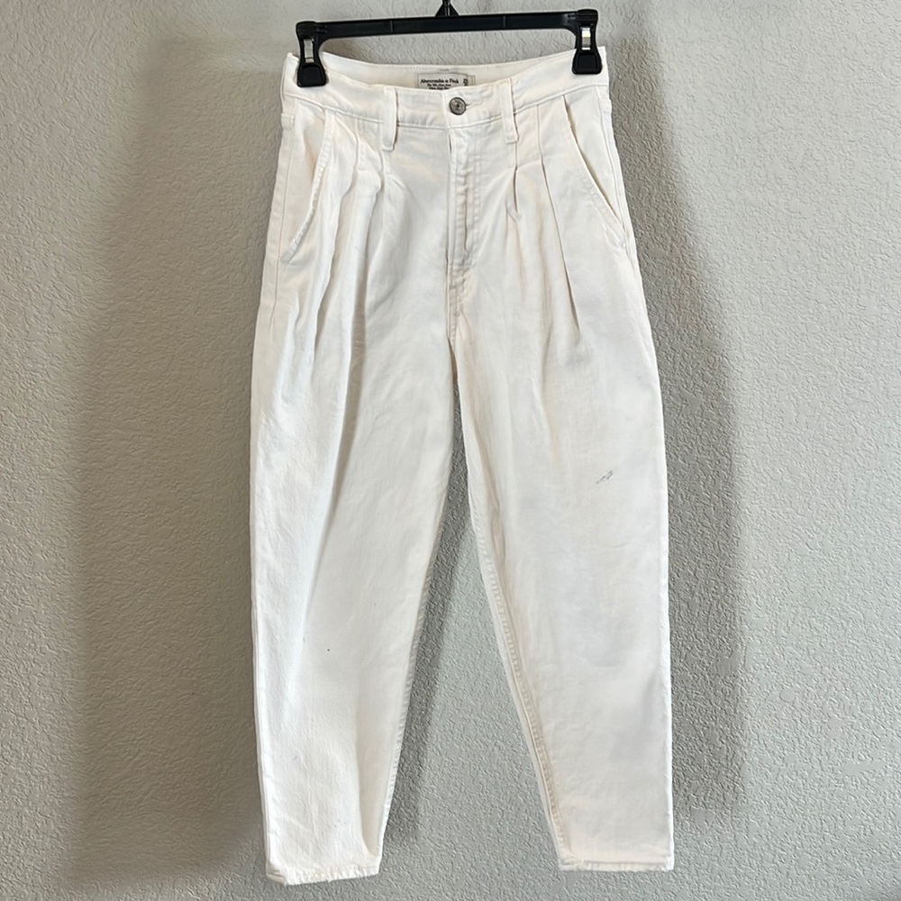 Abercrombie 80’s mom jean Ultra high rise